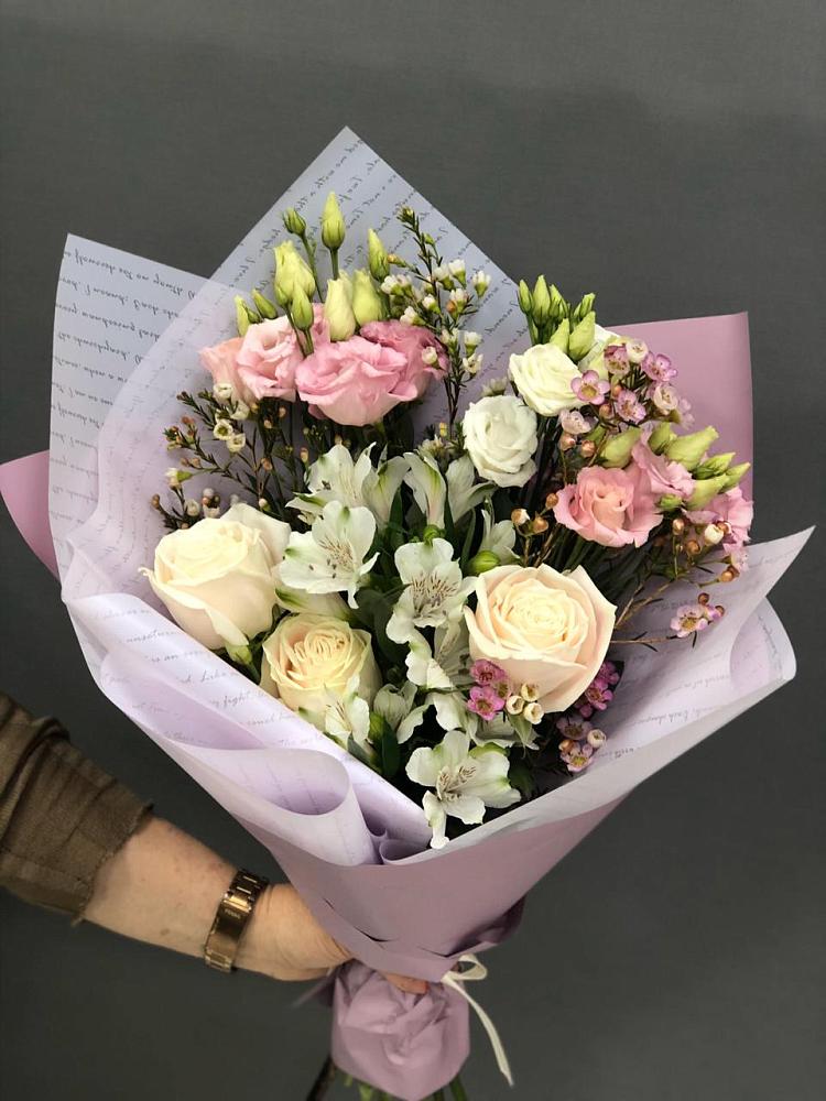 Букет цветов из: Альстромерии, Розы и Лизиантусы в Шатуре