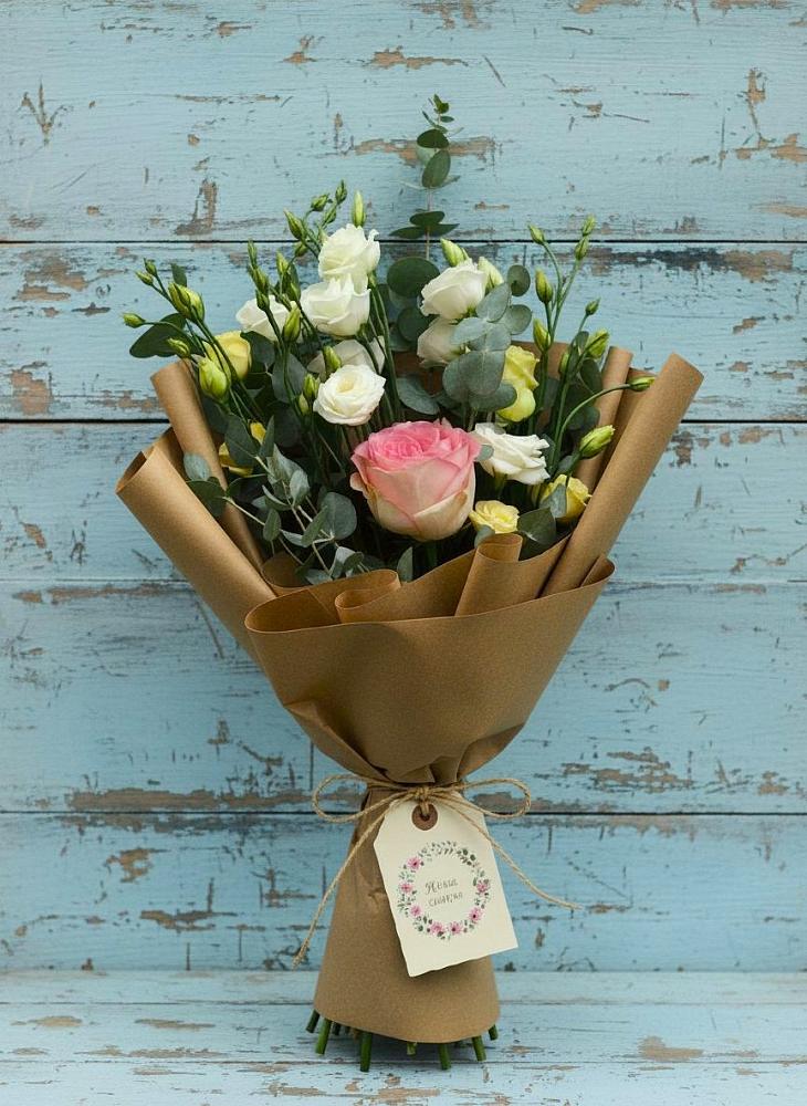 Букет цветов из: Розы и Лизиантусы в Шатуре