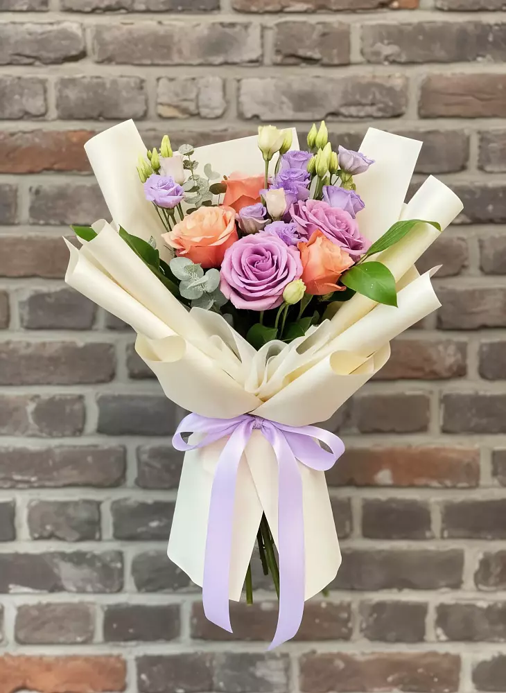 Букет цветов из: Лизиантусы и Розы в Шатуре