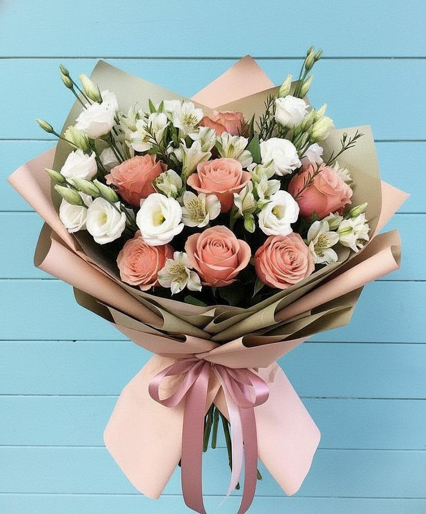 Букет цветов из: Розы, Альстромерии и Лизиантусы в Шатуре