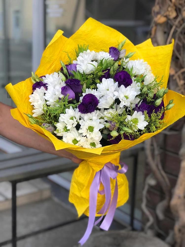 Букет цветов из: Ирисы, Хризантемы и Ромашки в Шатуре