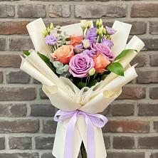 Букет цветов из:  Лизиантусы и Розы в Шатуре