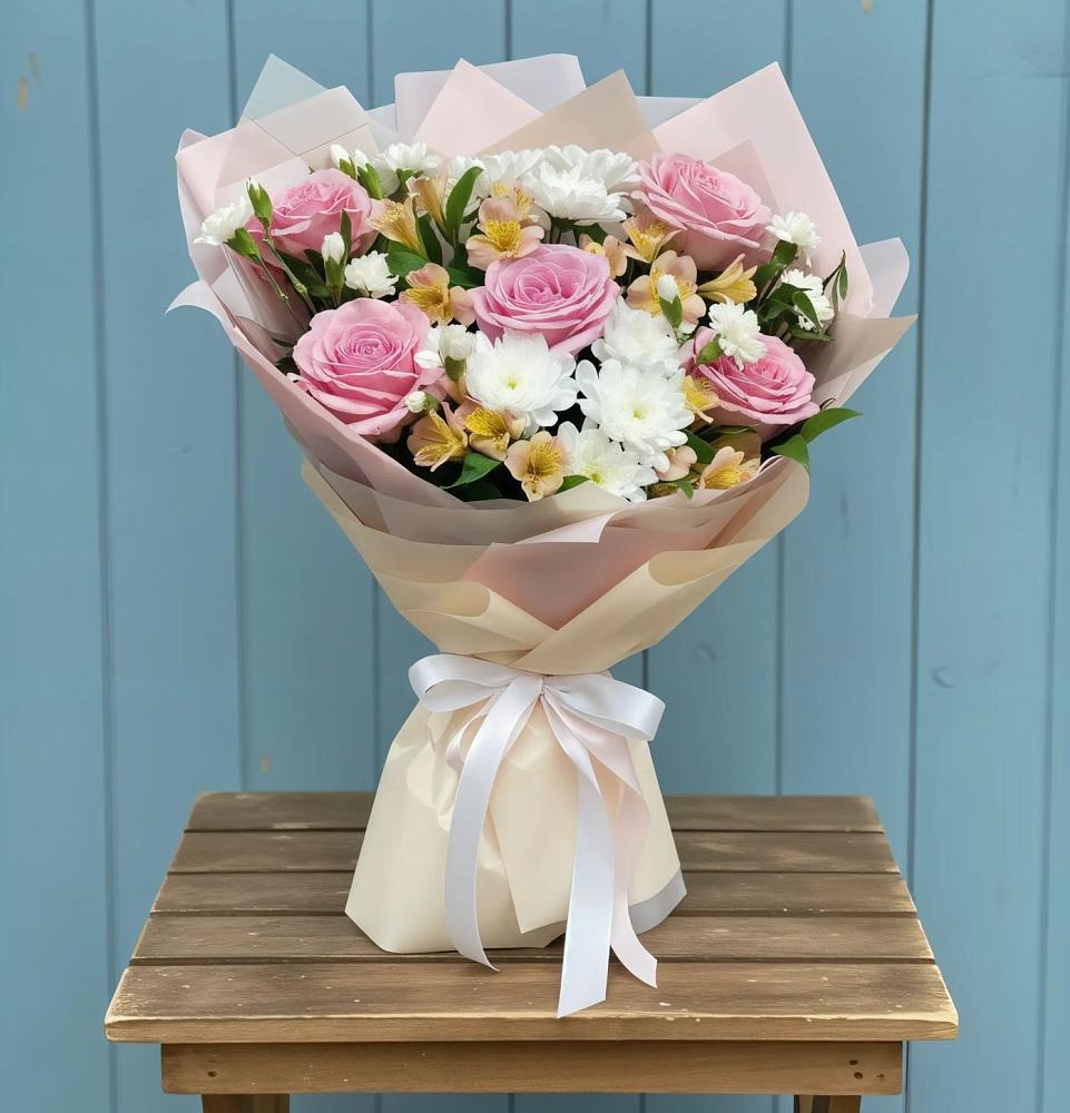 Букет цветов из: Гвоздики, Орхидеи и Розы в Шатуре