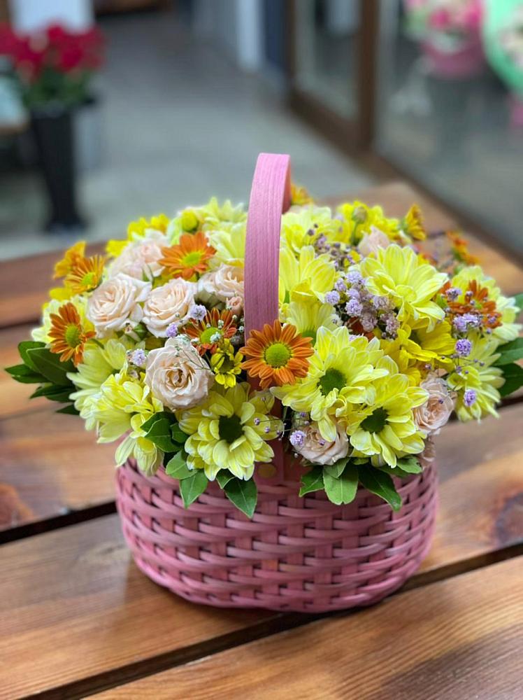 Цветочная композиция из Хризантемы и Розы в корзине в Шатуре