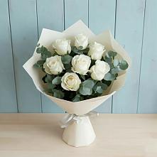 Букет Белые розы в Эвкалипте в Шатуре