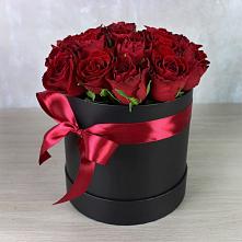 Цветочная композиция из Розы в шляпной коробке в Шатуре
