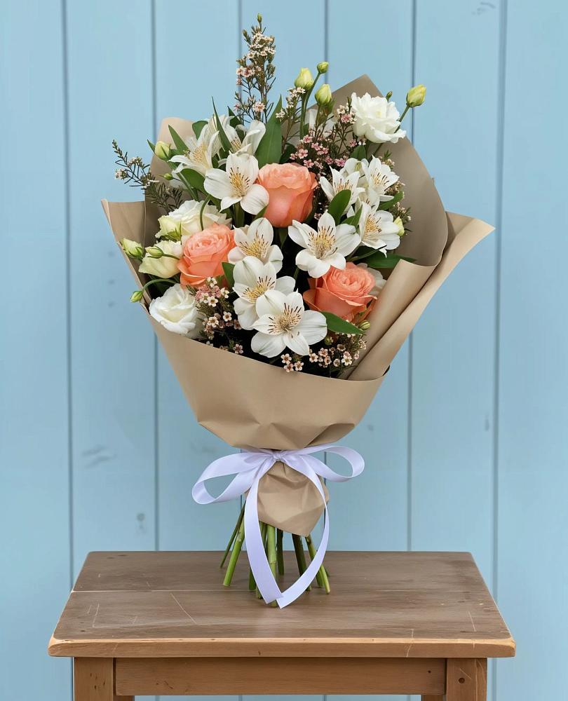 Букет цветов из: Альстромерии, Лизиантусы, Розы и Хризантемы в Шатуре